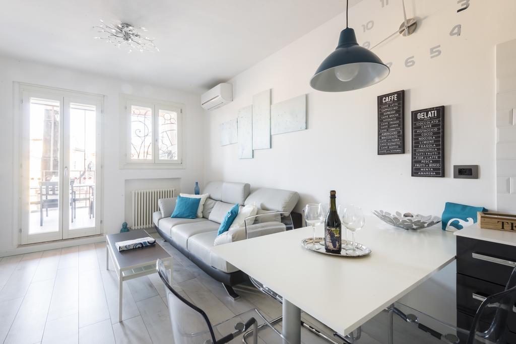 Appartement Attico Del Duomo à Modène Extérieur photo