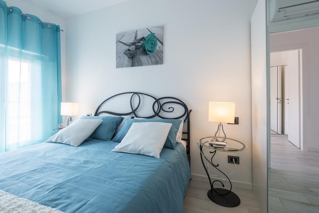 Appartement Attico Del Duomo à Modène Extérieur photo